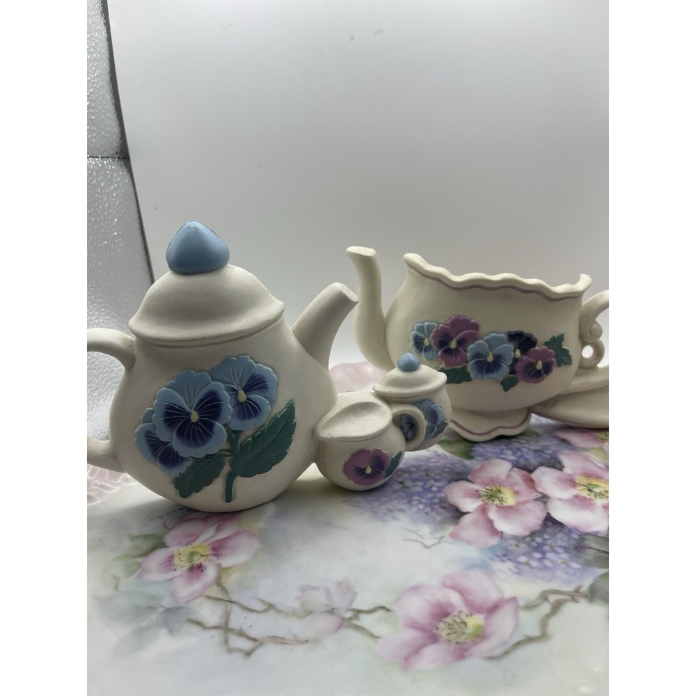 VTG 1995 Burwood Tea Pot Pansies Wall Plaque Decor Hanging Plastic Cottage Core!